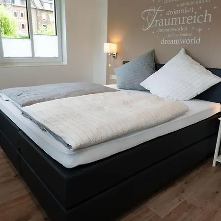 Neu Mont Royal Suiten 2 Bis 4 Personen Traben-Trarbach Esterno foto