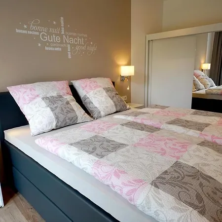 Neu Mont Royal Suiten 2 Bis 4 Personen Traben-Trarbach Esterno foto